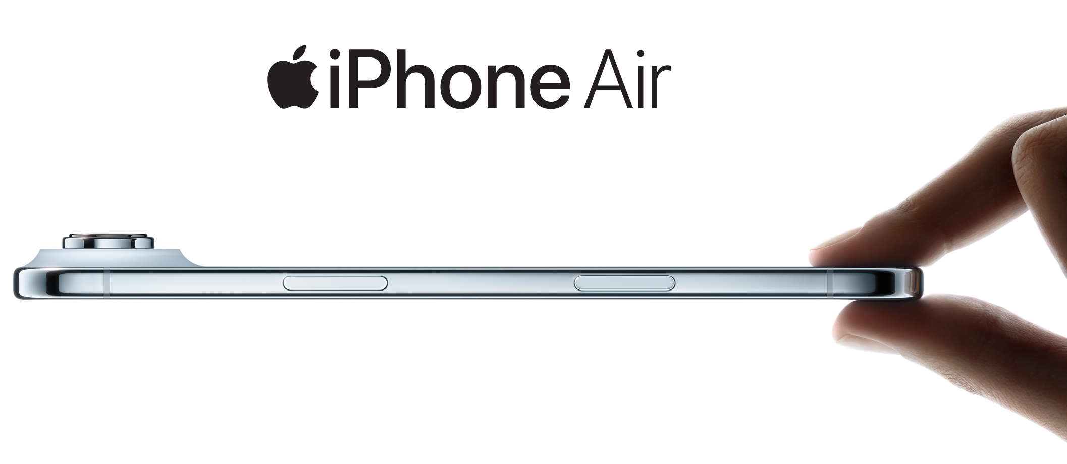 Ένας αντίχειρας και ένας δείκτης που κρατούν το iPhone Air, πλαϊνή πλευρά, χρώμα Sky Blue, πολύ λεπτό προφίλ, σύστημα κάμερας Fusion, κουμπιά: πλάι, έλεγχος κάμερας